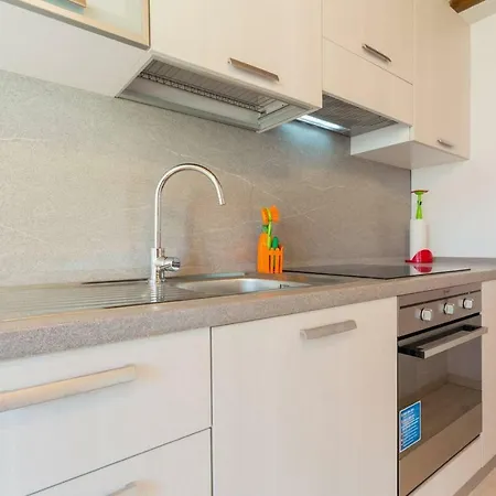 Costanzi - Breezy Terrace On The Cucco דירה *